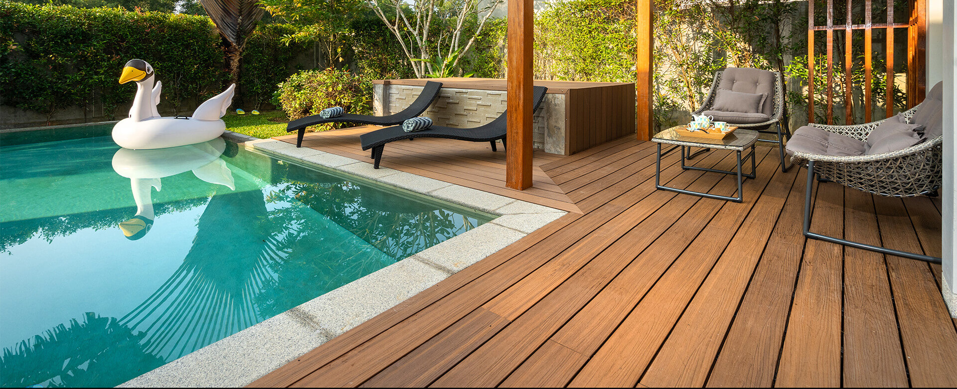 Nhà phân phối gỗ nhựa ngoài trời